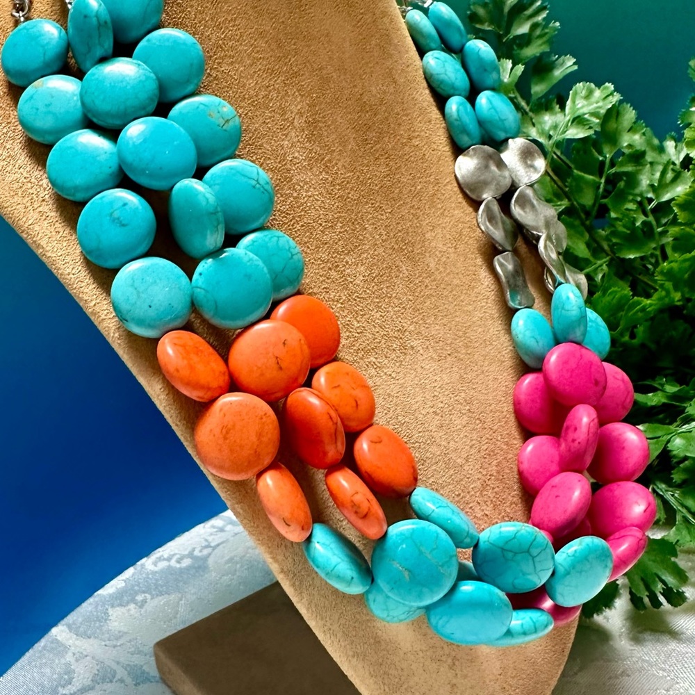 Howlite multi strand necklace - Picture 4 of 8